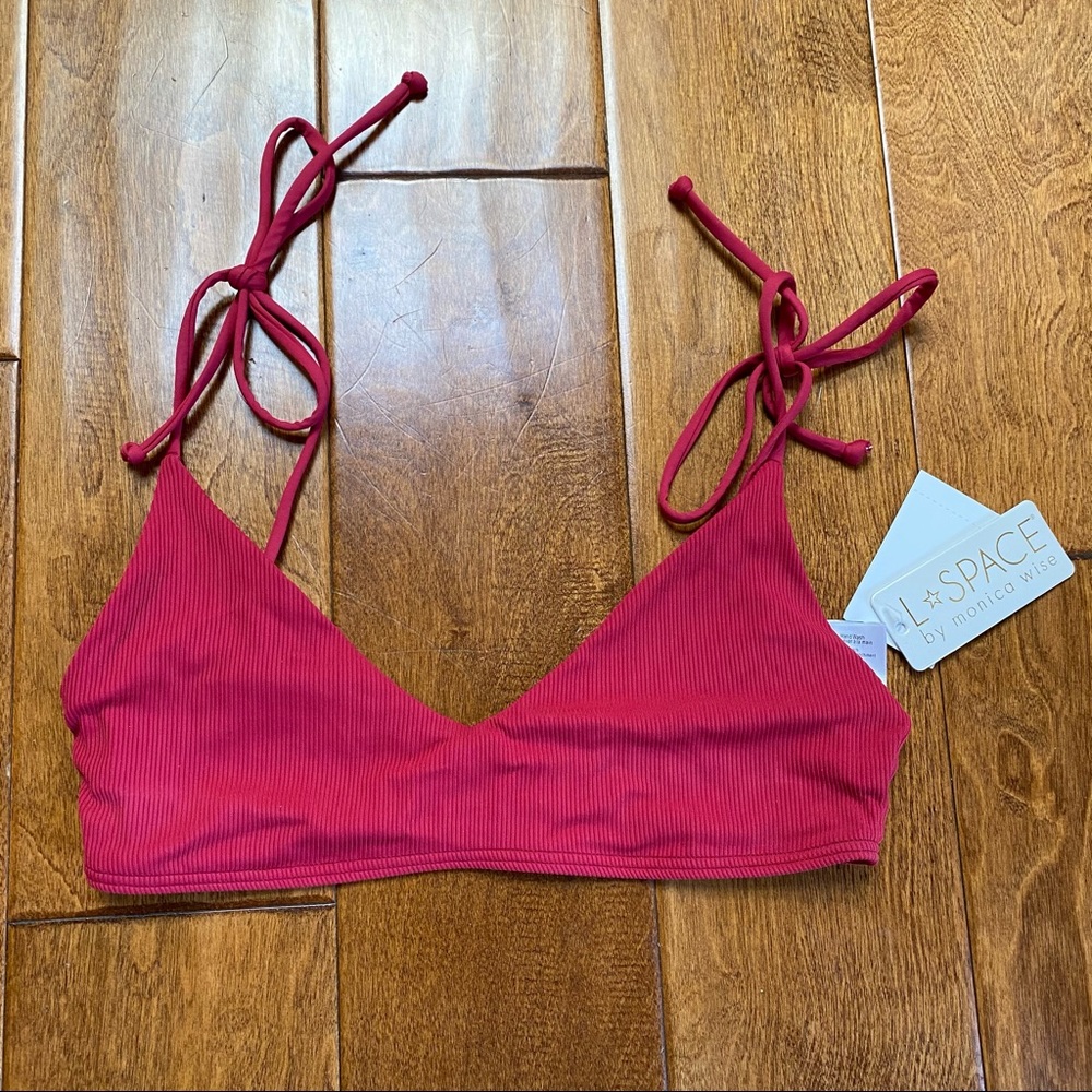 NWT daisy top L space